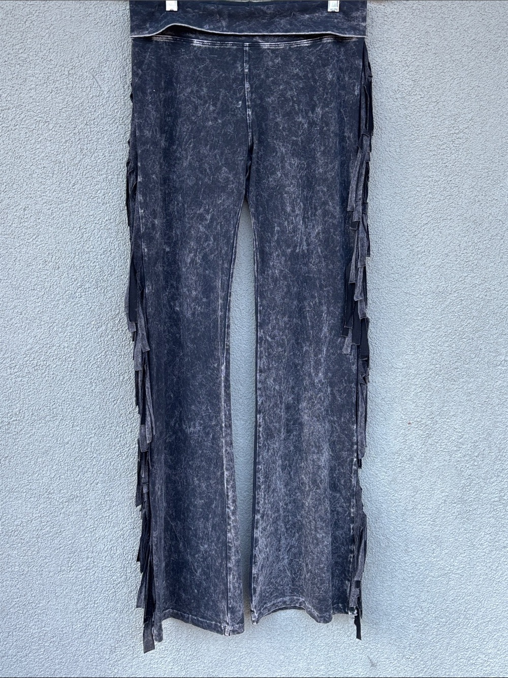 T PARTY NWOT Mineral Washed Side Fringe Boho Flare Yoga Pants (L-129)